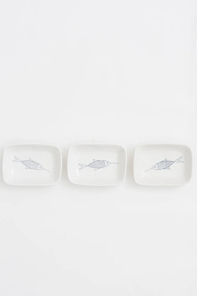 porcelain saucer with fish