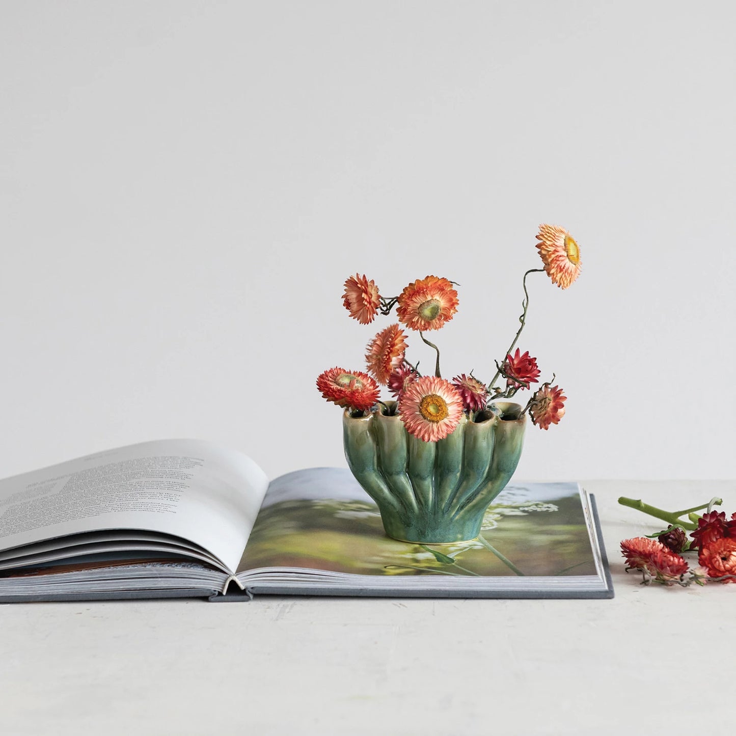 Ruffle vase